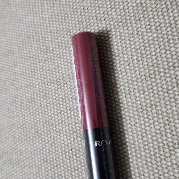 Revlon Colorstay Matte Lite Crayon Lips Lifted Transcendence NEW - Picture 3 of 4